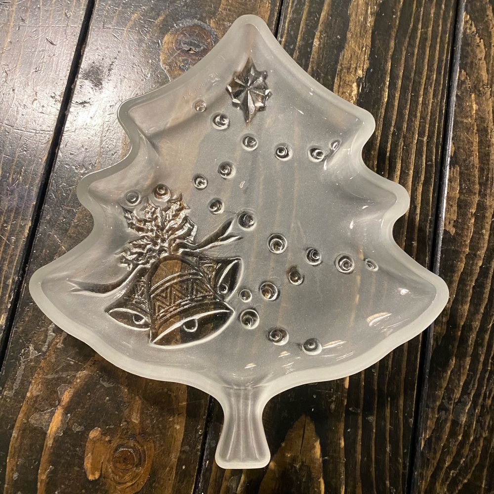 Mikasa Christmas Tree Shaped Frosted Glass Candy Nut Dish